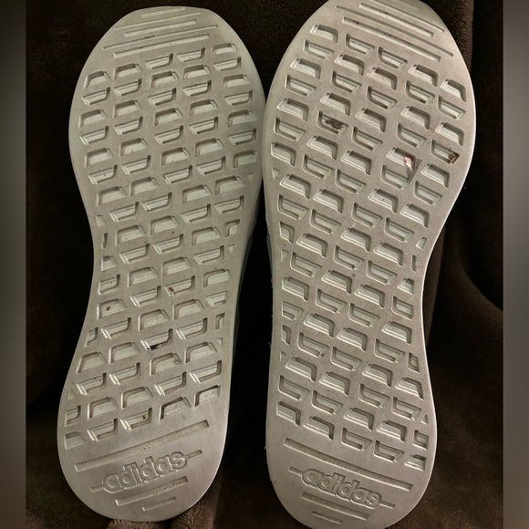 Adidas shoes - Picture 4 of 5